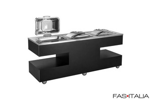 Banco buffet equipaggiato con tre chafing dish