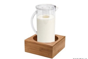 Caraffa in policarbonato con supporto in bamboo
